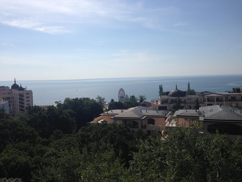 Dilov Apartments In Yalta Golden Sands Exteriör bild